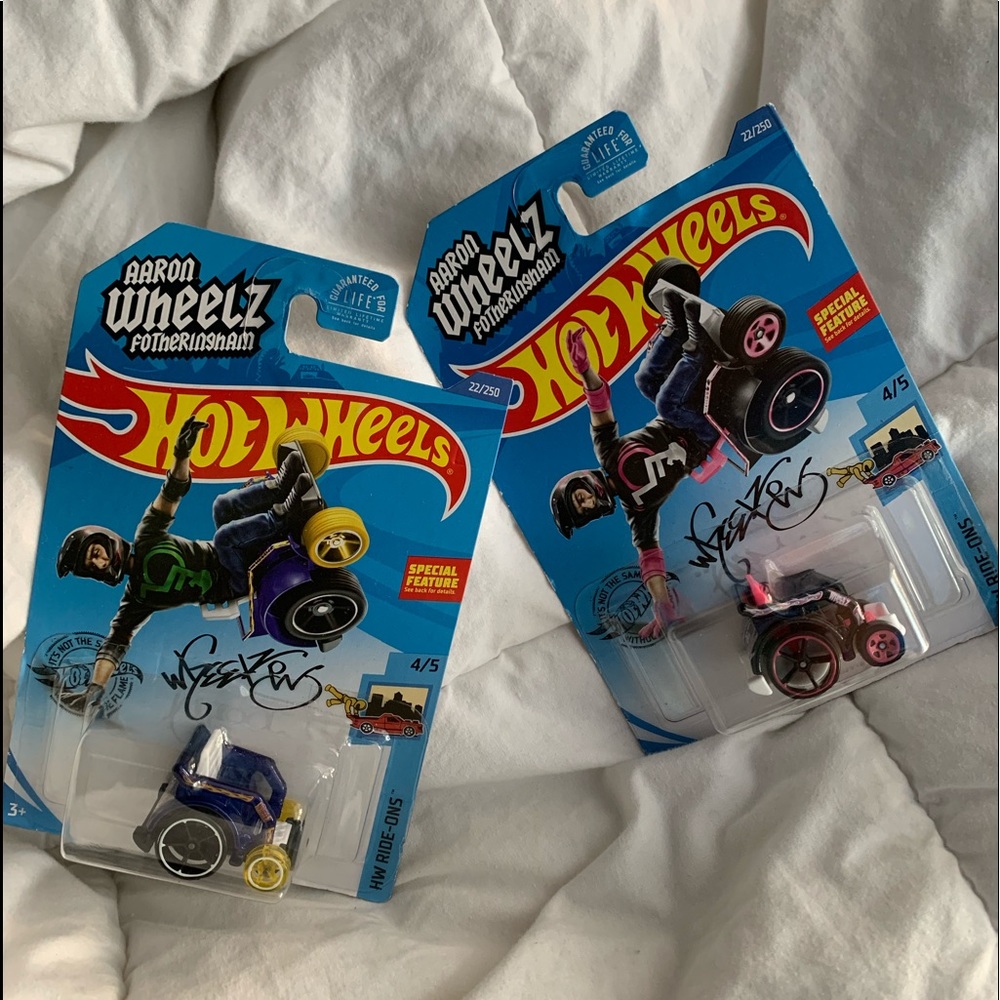 HOT WHEEL / AARON WHEELZ
